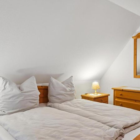 2 Bedroom Lovely Apartment In Dagebuell Luaran gambar